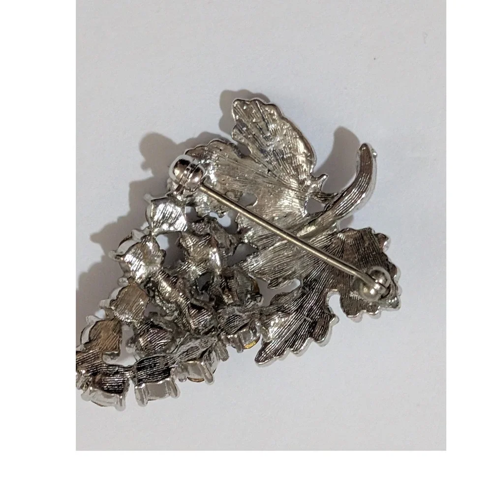 Vintage Purple Rhinestone Grape Cluster Brooch Silver Tone Fruit Pin